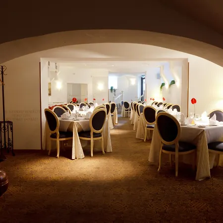 Monika Centrum 4*