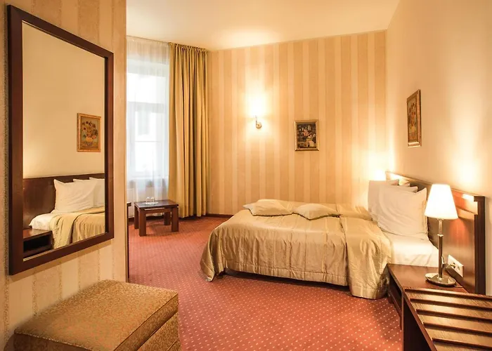 מלון Monika Centrum 4*