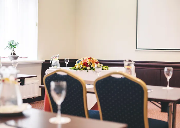 מלון Monika Centrum