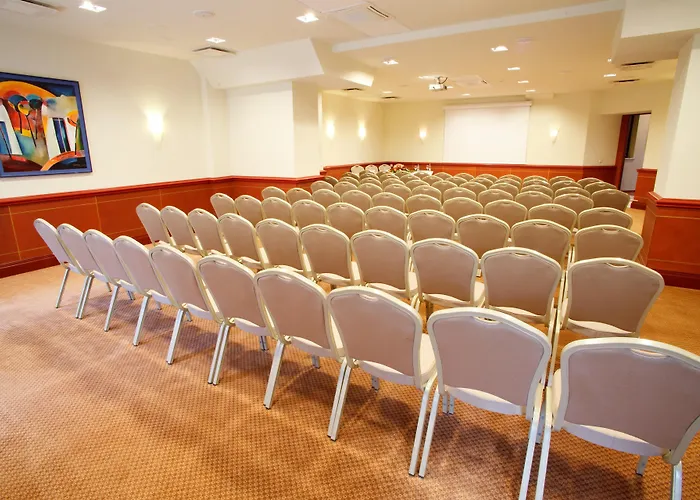 מלון Monika Centrum